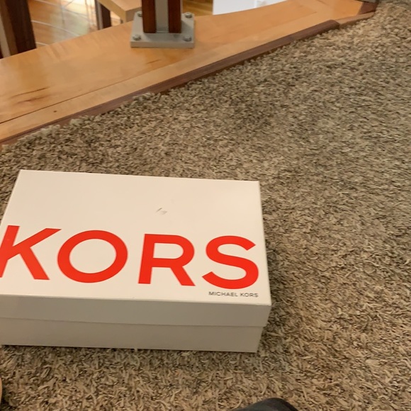 KORS Michael Kors ankle wrap sandals - Picture 4 of 5